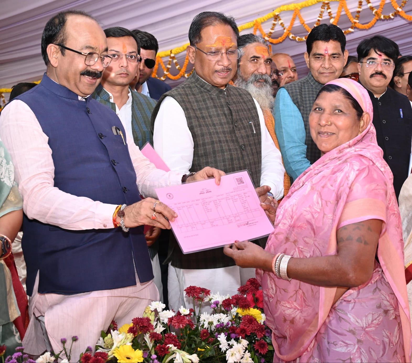 मुख्यमंत्री ने धमतरी में स्वामित्व कार्डो के वितरण का किया शुभारंभ