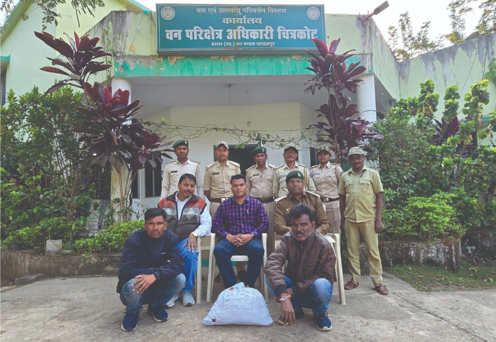  पेंगोलिन तस्करों पर कसा शिकंजा, तीन तस्कर पकड़ाए