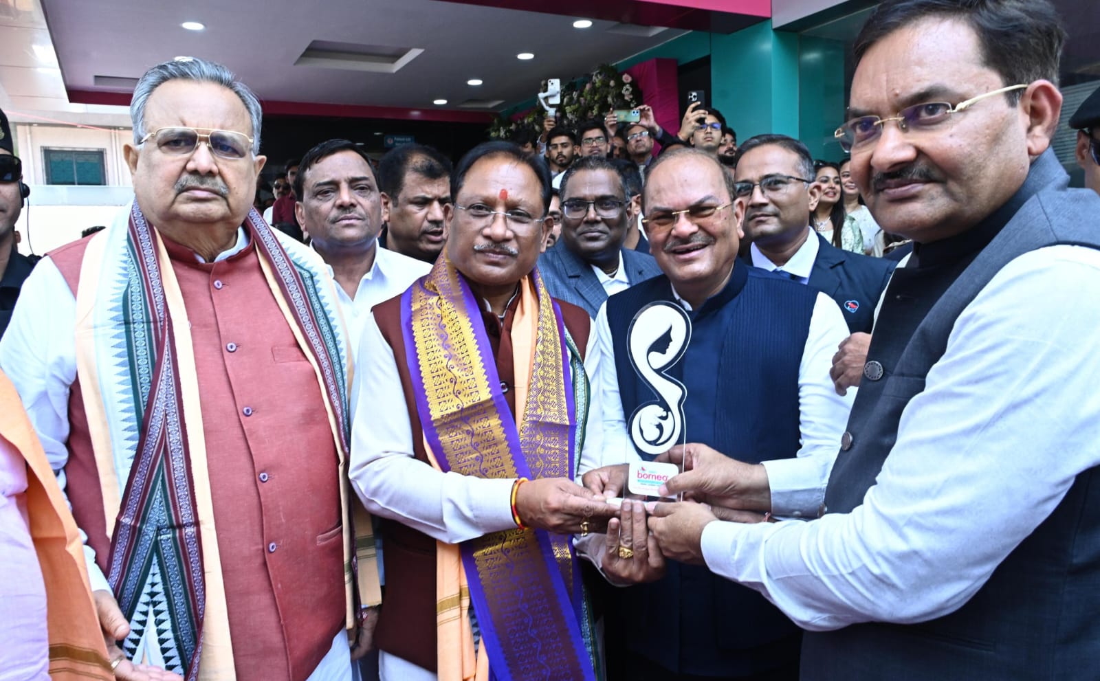  मुख्यमंत्री विष्णु देव साय ने 'बॉर्नियो मदर एंड चाइल्ड केयर हॉस्पिटल' का किया शुभारंभ