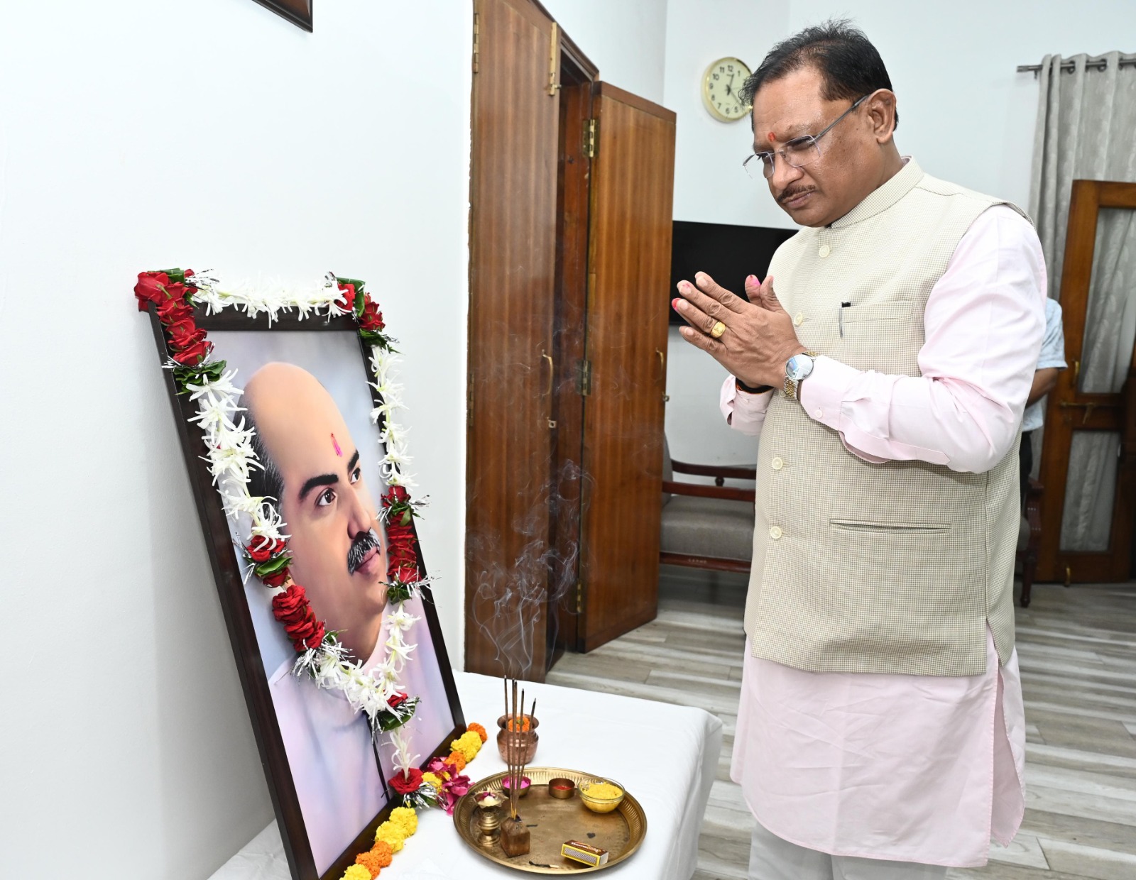 मुख्यमंत्री श्री विष्णु देव साय ने डॉ. श्यामा प्रसाद मुखर्जी की जयंती पर अर्पित की श्रद्धांजलि