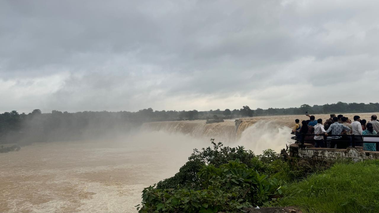 बारिश में बस्तर के प्राकृतिक सौंदर्य का अनुपम नजारा, सैलानियों के लिए मानसून ट्रैकिंग का विशेष आयोजन