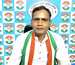 भाजपा के सांसद दिखावे के लिये कर्मचारियों के मांग का समर्थन कर रहे हैं और प्रदेश के स्वास्थ्य मंत्री इनकार- सुरेंद्र वर्मा