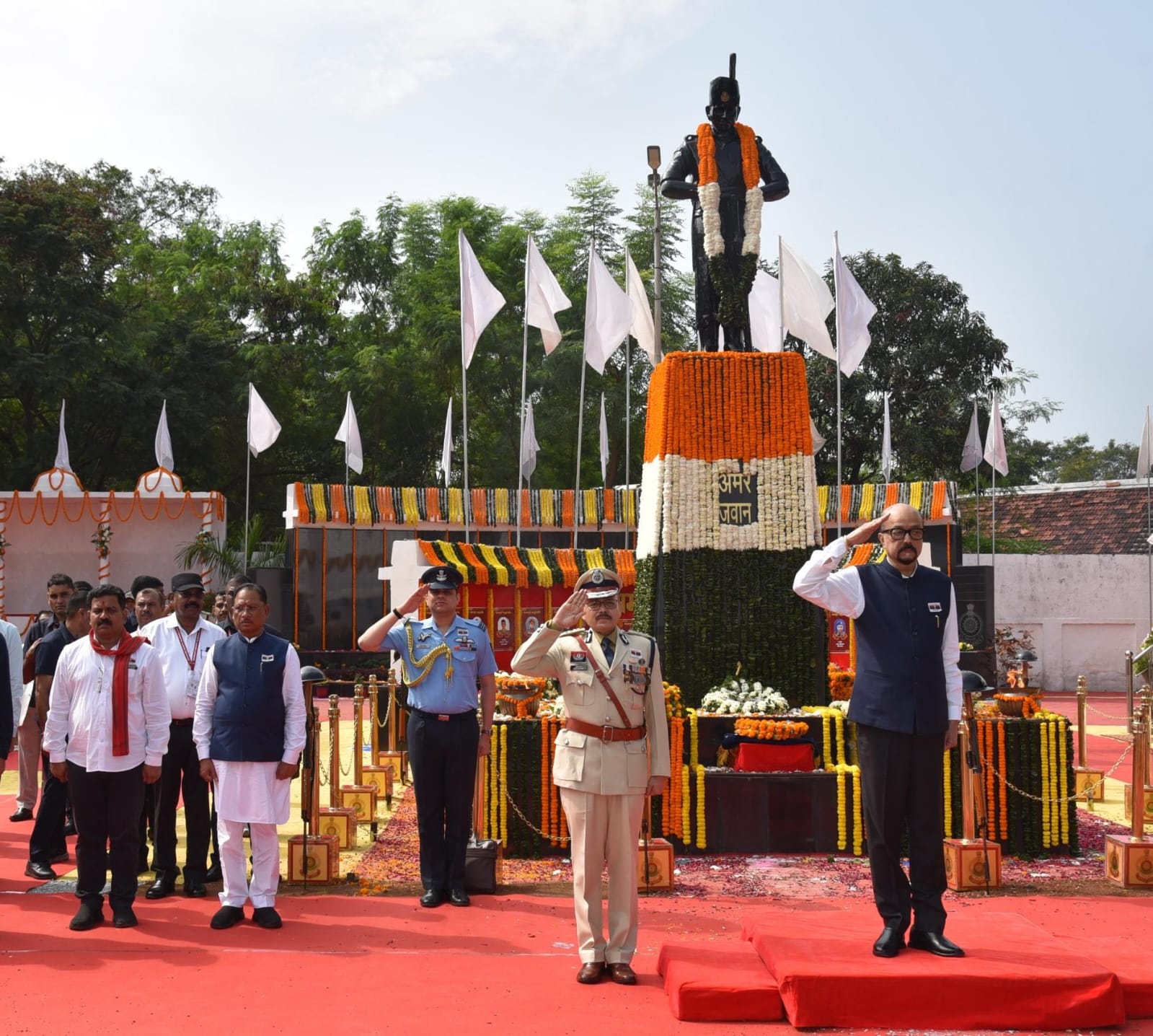 पुलिस जवानों की निष्ठा और अनुशासन से ही राज्य में शांति, सुरक्षा और विश्वास का वातावरण संभव - मुख्यमंत्री श्री विष्णु देव साय