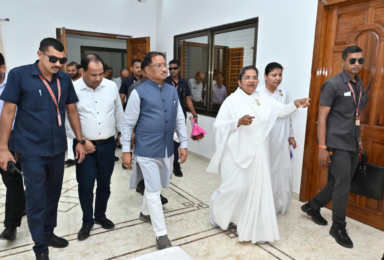 प्रधानमंत्री श्री नरेंद्र मोदी जी का प्रवास प्रदेश के लिए गौरव का अवसर, प्रत्येक व्यवस्था हो गरिमामय और त्रुटिरहित - मुख्यमंत्री श्री साय