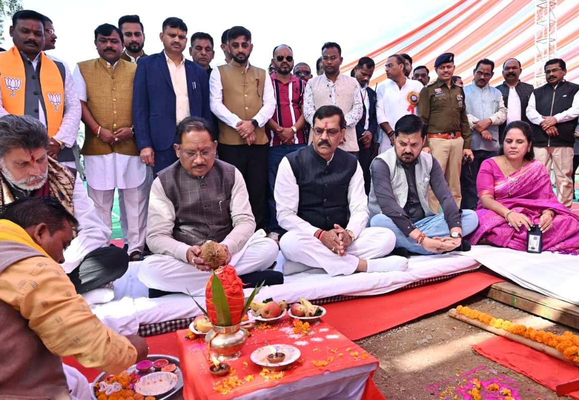 मुख्यमंत्री श्री विष्णु देव साय ने पूर्व प्रधानमंत्री स्वर्गीय श्री अटल बिहारी वाजपेयी की जयंती पर 115 शहरों में अटल परिसरों का लोकार्पण किया