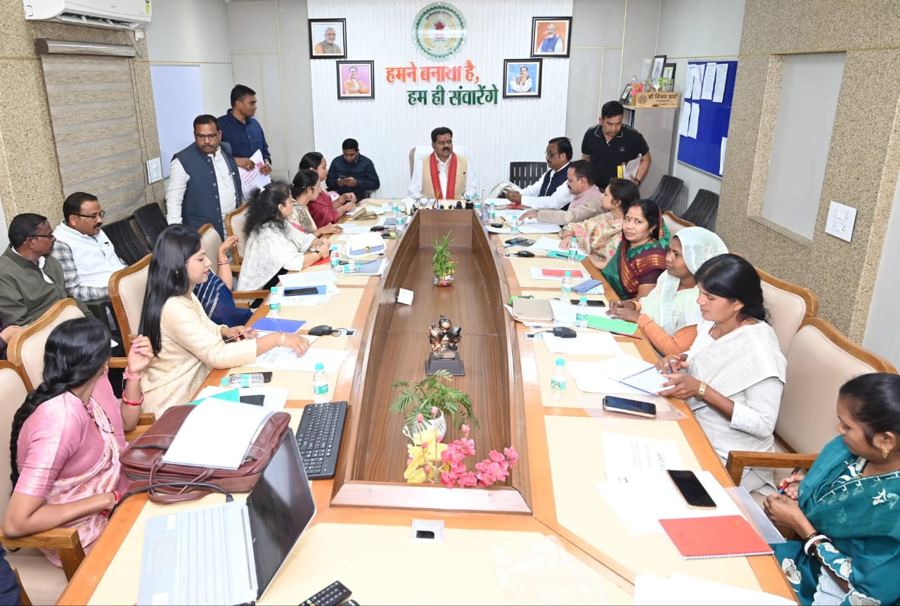 उप मुख्यमंत्री श्री विजय शर्मा से जिला पंचायत अध्यक्षों ने विभिन्न मांगों पर की चर्चा