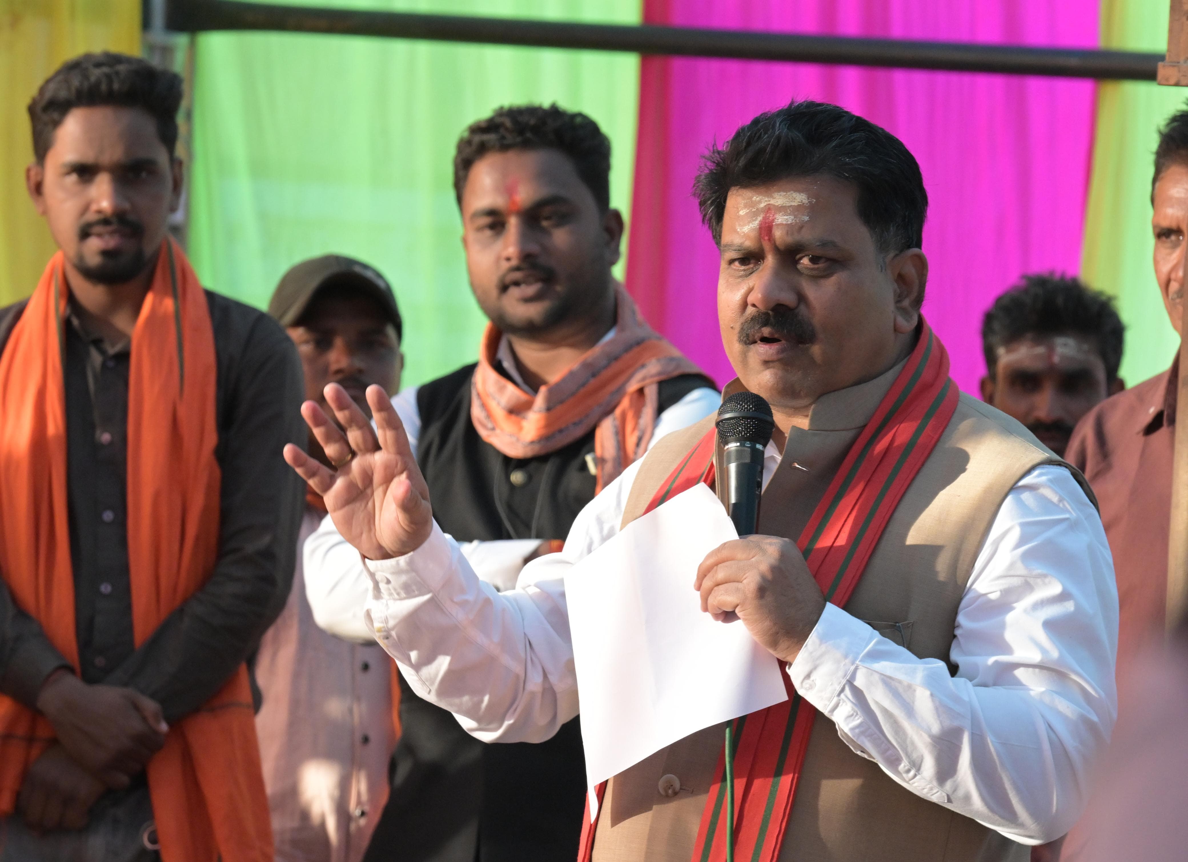 उप मुख्यमंत्री श्री विजय शर्मा ने 5.74 करोड़ रूपए के सड़क निर्माण कार्यों का किया भूमिपूजन