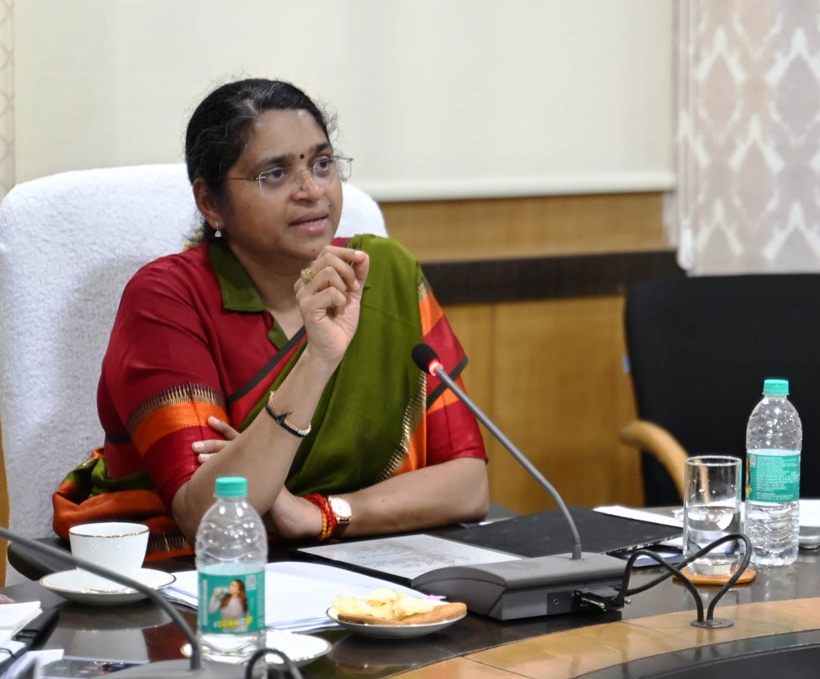 निकायों में सुशासन, जवाबदेही और जन सेवा को दें सर्वोच्च प्राथमिकता, नगरीय प्रशासन विभाग की सचिव श्रीमती शंगीता आर. ने वीडियो कॉन्फ्रेसिंग से ली सभी 194 निकायों की बैठक