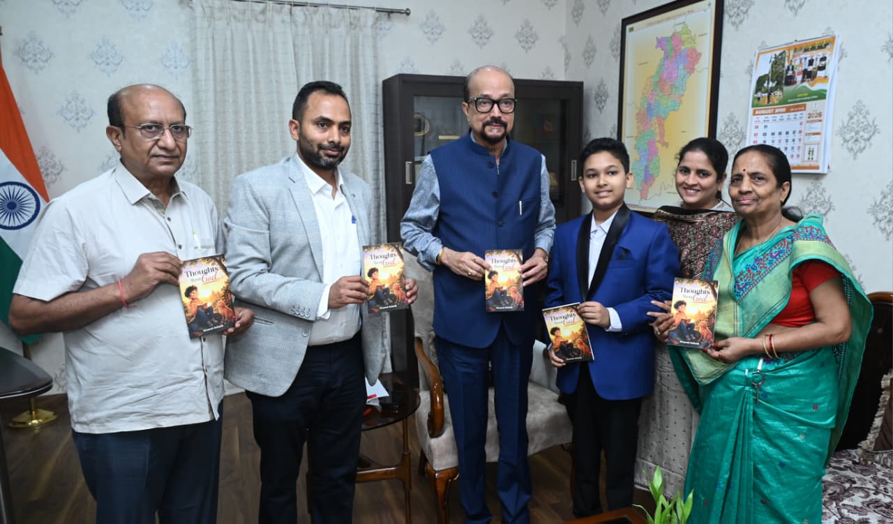 राज्यपाल श्री डेका ने 12 वर्षीय छात्र मास्टर दिव्यांश की पुस्तक &lsquo;थॉट्स अबाउट गॉड&lsquo; का किया विमोचन