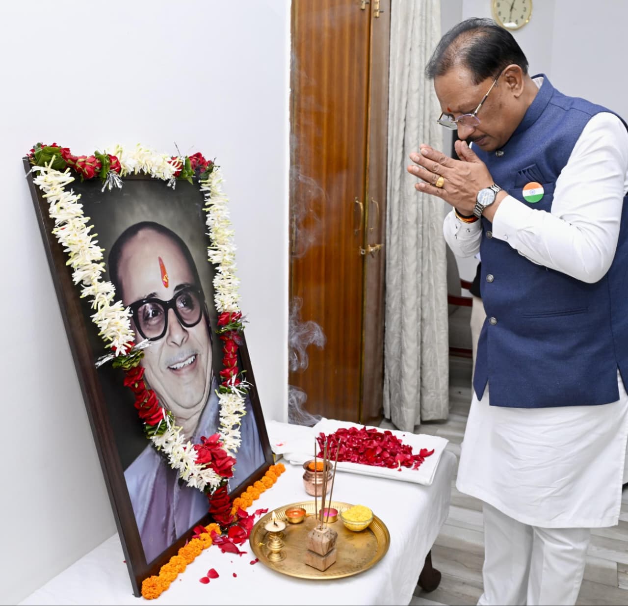 मुख्यमंत्री श्री विष्णु देव साय ने स्वर्गीय श्री कुशाभाऊ ठाकरे की जयंती पर उन्हें किया नमन