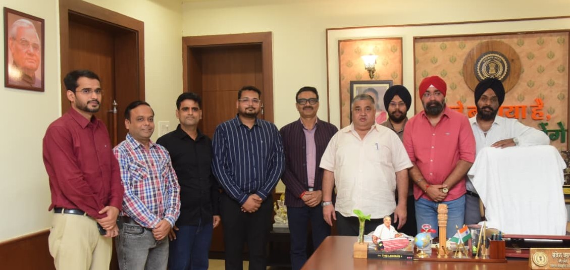 छत्तीसगढ़ ट्रेवल एंड टूरिज्म एसोसिएशन के प्रतिनिधिमंडल ने पर्यटन मंत्री श्री राजेश अग्रवाल से की सौजन्य भेंट, विश्व पर्यटन दिवस समारोह के लिए किया आमंत्रित