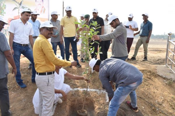 सांसे हो रही है कम आओ पेड़ लगाए हम&hellip;