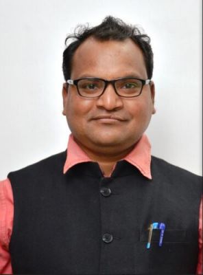 बालोद के नवपदस्थ जनसंपर्क अधिकारी चंद्रेश ठाकुर ने ग्रहण किया कार्यभार