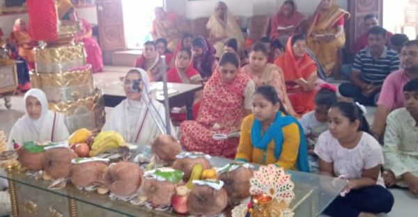 सीमंधर स्वामी जैन मंदिर दादाबाड़ी में दादा गुरुदेव की बड़ी सम्पन्न