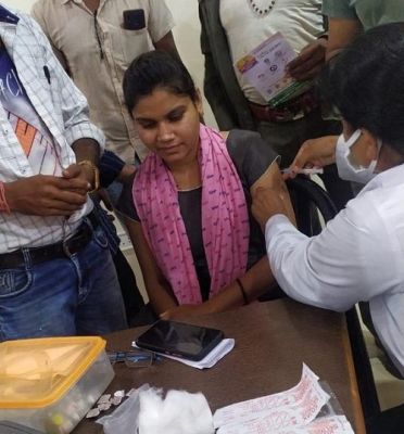 वनमंडल कार्यालय 200 से अधिक अधिकारी-कर्मचारियों ने लगवाई वैक्सीन