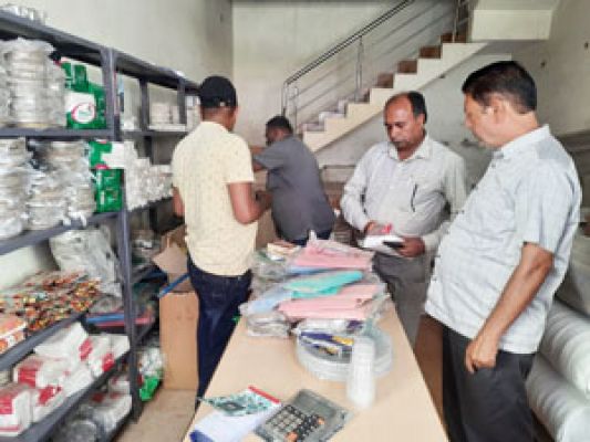 संयुक्त जांच दल ने किया 3 क्विंटल प्लास्टिक कैरी बैग जब्त, 17 हजार से अधिक वसूला जुर्माना