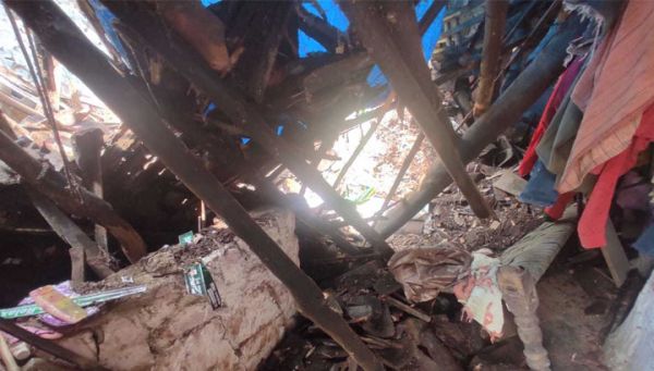 जालमपुर वार्ड में घर ढहा, एक गंभीर