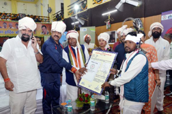 बारिश के बीच दिखा विश्व आदिवासी दिवस का उत्साह : प्रभारी मंत्री लखमा