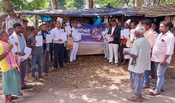 बेरोजगारी उच्चतम स्तर पर है, सार्वजनिक उपक्रम बेचे जा रहे हैं : सुनील सिंह