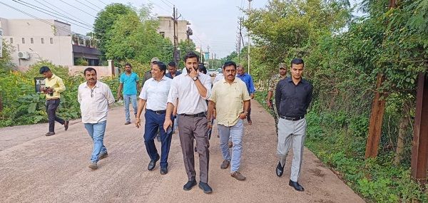 कलेक्टर ने किया भिलाई के वैशाली नगर का निरीक्षण