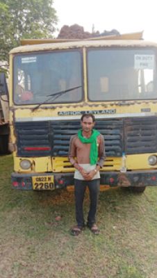 अवैध मुरुम खनन पर प्रशासन की बड़ी कार्रवाई, 6 वाहन जब्त