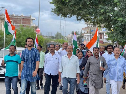 भारत जोड़ो की यात्रा के पांचवें दिन कांग्रेसियों ने रनपुर व सोनपुर में यात्रा की