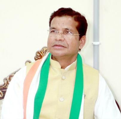 मोदी सरकार और रुपए के बीच नीचे गिरने की होड़ लगी है : मरकाम