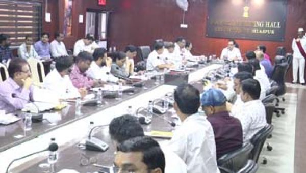 जल जीवन मिशन की धीमी गति पर कलेक्टर ने जताई नाराजगी