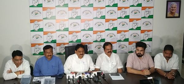 कांग्रेस का जवाब : रमन सिंह झूठ बोल रहे...उन्होंने 60 हजार किमी सड़क बनाई... छग में कुल 32800 किमी ही सड़क