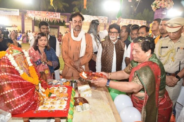 रास गरबा कार्यक्रम में शामिल हुईं राज्यपाल