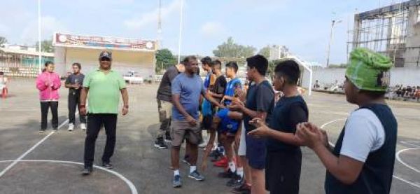 राजनीतिक दल के प्रतिनिधियों की हुई बैठक