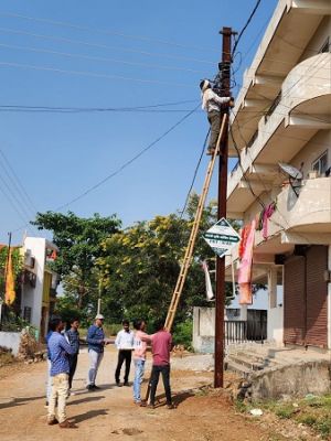 बकायेदारों पर सख्त हुआ बिजली विभाग, कार्रवाई से मचा हड़कंप