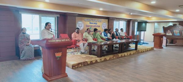 सरकार ने शराब की नही घरेलू हिंसा की होम डिलीवरी चालू की है : बृजमोहन अग्रवाल