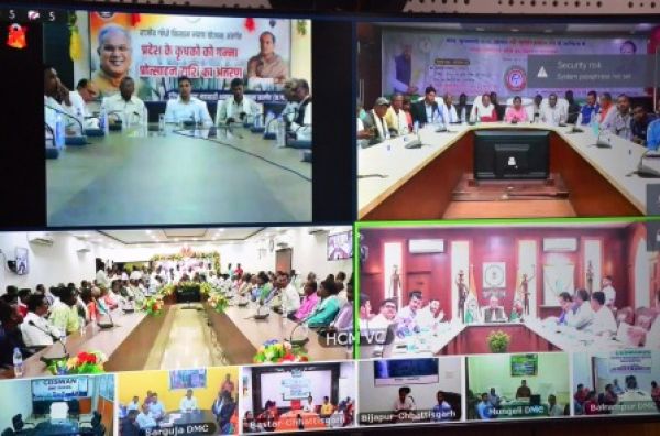 छत्तीसगढ़ में साकार हो रही बापू के स्वावलंबी गांवों की परिकल्पना : मुख्यमंत्री भूपेश बघेल