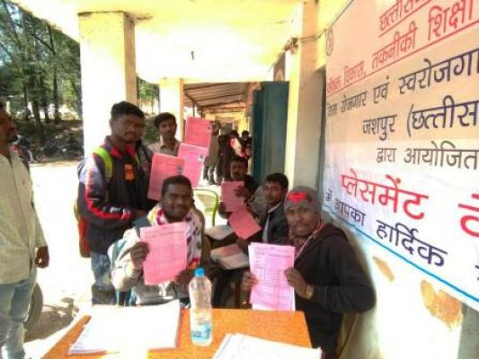 सफलता की कहानी : प्लेसमेंट कैम्प के माध्यम से जिले के बेरोजगार युवाओं को मिल रहा रोजगार