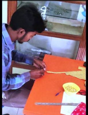 दिव्यांग हितग्राहियों को विभिन्न उत्पाद तैयार करने उपलब्ध कराया गया नि:शुल्क प्रशिक्षण