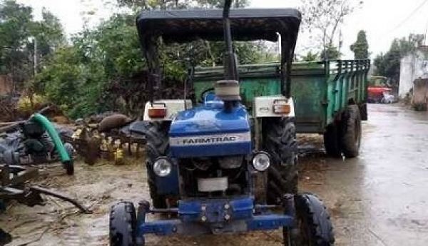 तेज रफ्तार ट्रैक्टर ने मारी टक्कर, 3 गंभीर