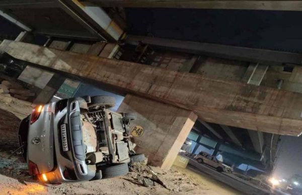 फ्लाईओवर हादसे में परिजनों को खो चुकी बच्ची को कंपनी देगी मुआवजा, कंपनी की लापरवाही से गई परिजनों की जान