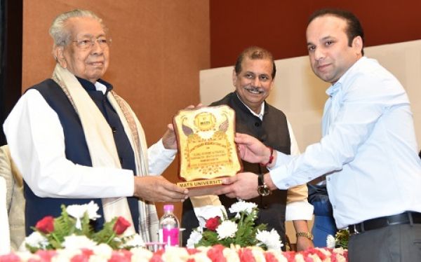 प्रधानमंत्री वैश्विक आर्थिक विकास हेतु शांति के पक्षधर: राज्यपाल विश्वभूषण