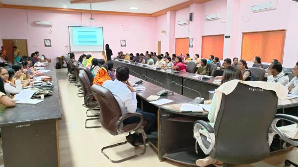  पोट्ठ लईका अभियान : मितानीन, आंगनबाड़ी कार्यकर्ता-सहायिकाओं को मिला प्रशिक्षण