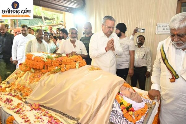  विद्यारतन भसीन की अंतिम विदाई में पहुंचे डॉ. रमन सिंह