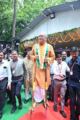  गेड़ी पर चढ़कर सरपट चले सीएम बघेल