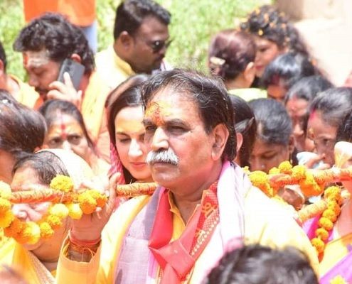 महादेव की भक्ति में डूबे भक्त, पूर्व मंत्री राजेश मूणत ने निकाला कांवड़ यात्रा