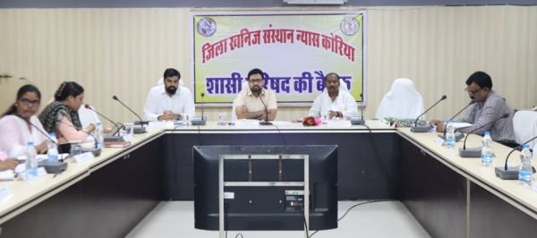 स्वीकृत कार्यों को समय-सीमा में पूरा करें : कलेक्टर