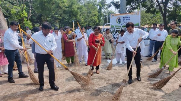 हॉस्पिटल सहित अनेक स्थानों पर स्वच्छता अभियान चलाया