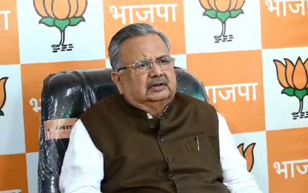 भूपेश पर नहीं रहा भरोसा, इसलिए दिल्ली के नेता कर रहे घोषणाएं : डॉ. रमन सिंह