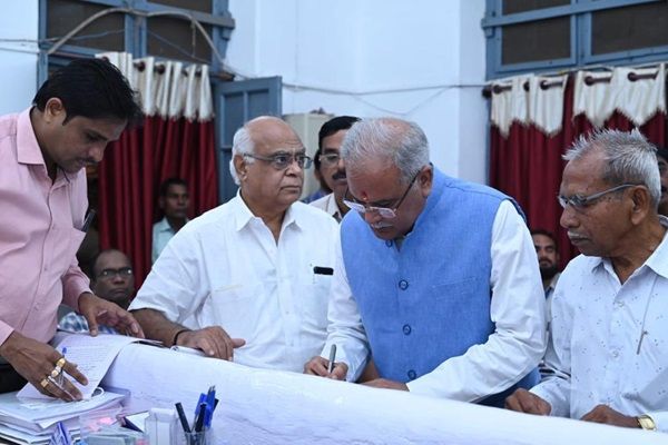  मुख्यमंत्री को सोटा मारने वाले बने भूपेश बघेल के प्रस्तावक