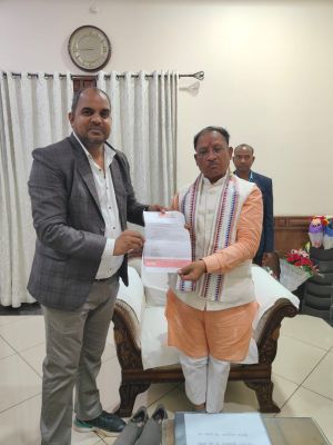  सीएम को मिला 'रामराज्य युवा यात्रा' का आमंत्रण