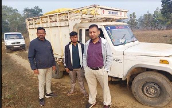 अवैध धान परिवहन व भंडारण पर प्रशासन सख्त, सैकड़ो बोरियां धान जप्त