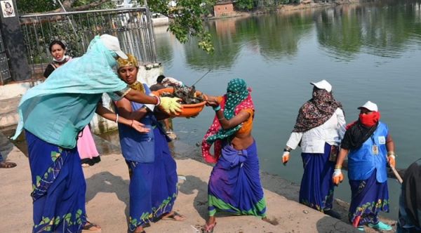 धमतरी के 10 तालाबों से निकला 35 ट्रेक्टर कचरा